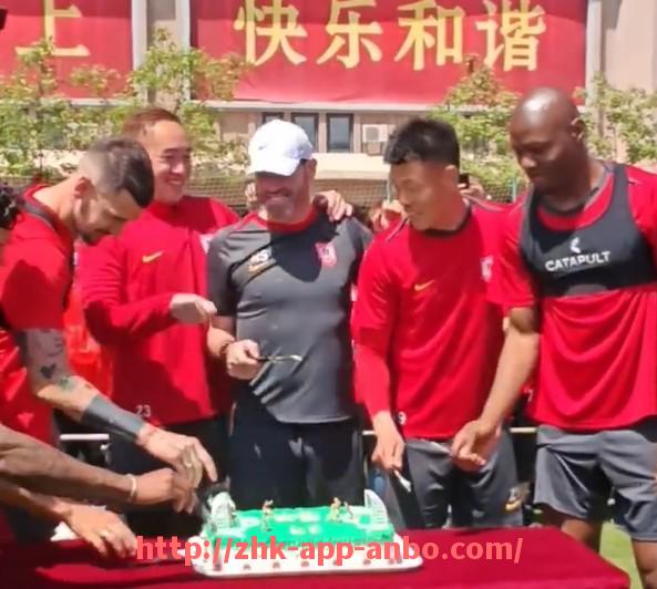 安博体育app下载-德甲球队的最新动态：赛季进展与变化